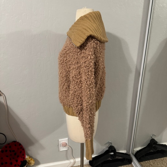 Fuzzy Zip-Up Jacket - Picture 5 of 8